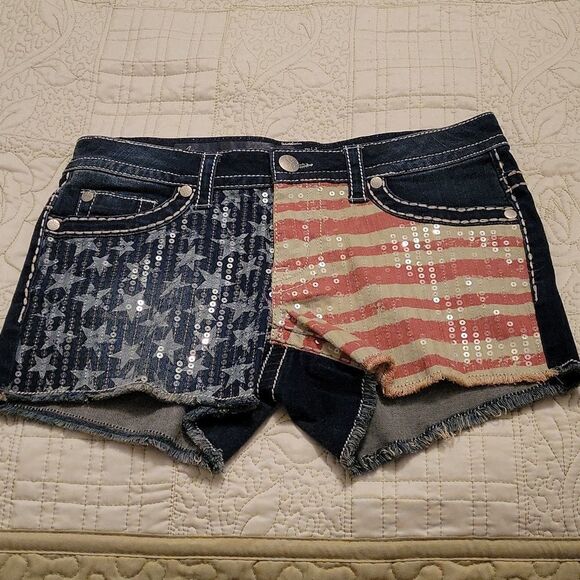 BRAND NEW MID RISE MIDI SHORT SEQUINNED EMBELLISHMENTS WOMEN"S SHORT - Picture 6 of 15